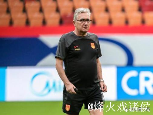 国足又是荣誉战 伊万表态不会主动辞职 你同意吗？